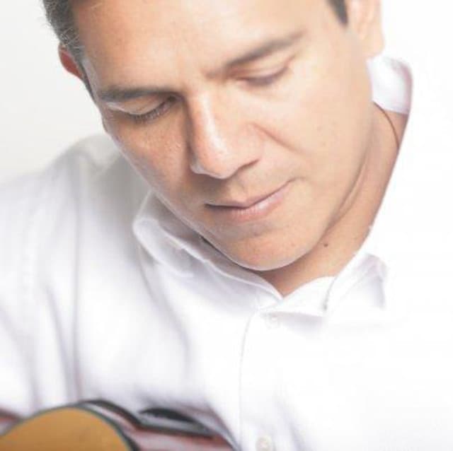 Héctor Tobo artist profile image