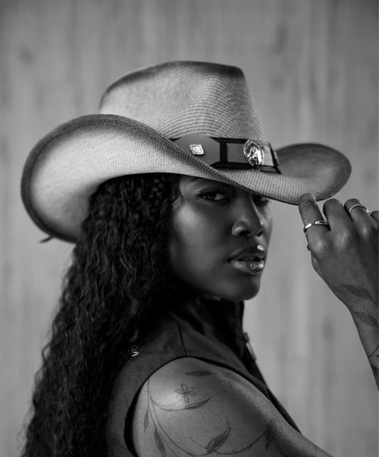 Ysa C artist profile image