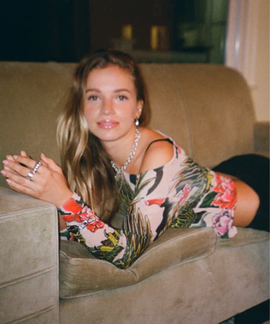 Jackie Hollander artist profile image