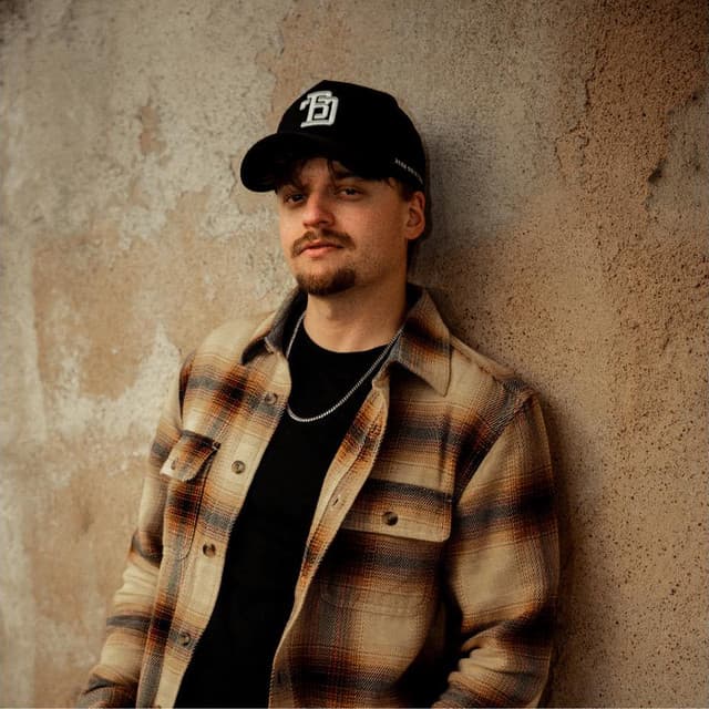 Clayton Shay artist profile image