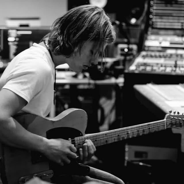 Toby Lee artist profile