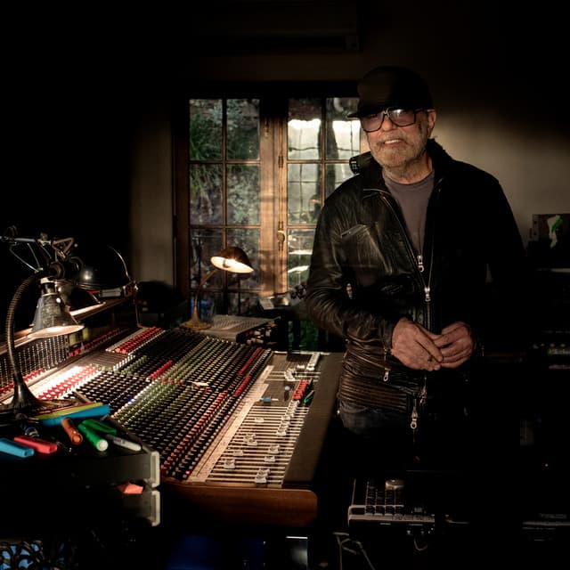 Daniel Lanois artist profile image