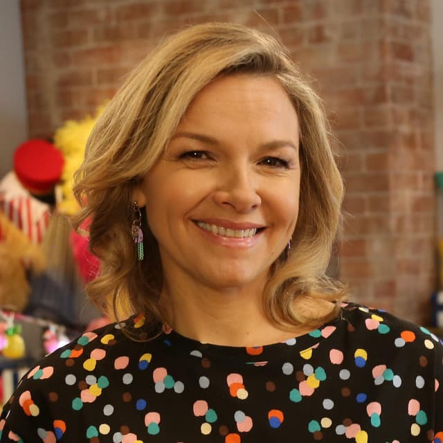 Justine Clarke artist profile image