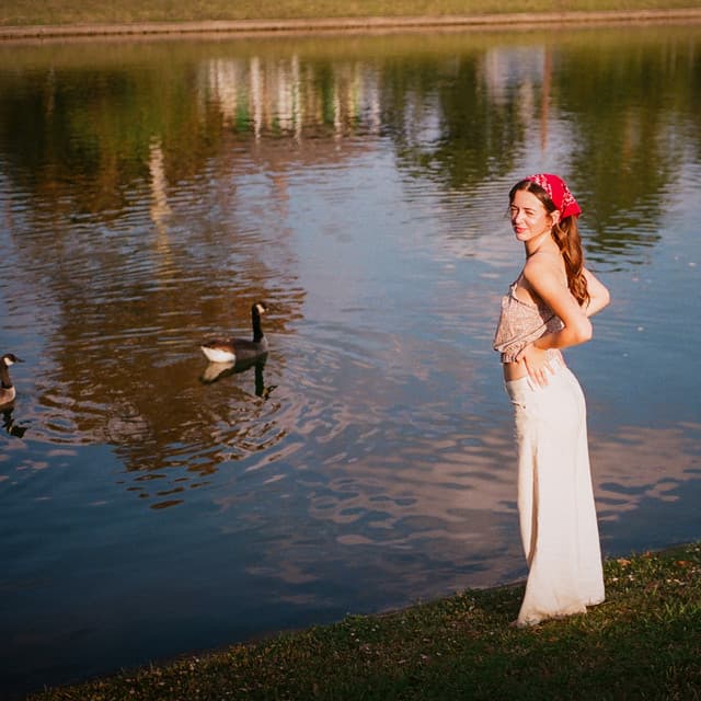 Olivia Barnes artist profile image
