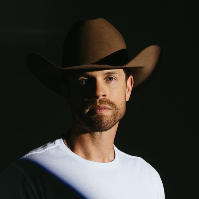 Dustin Lynch artist profile