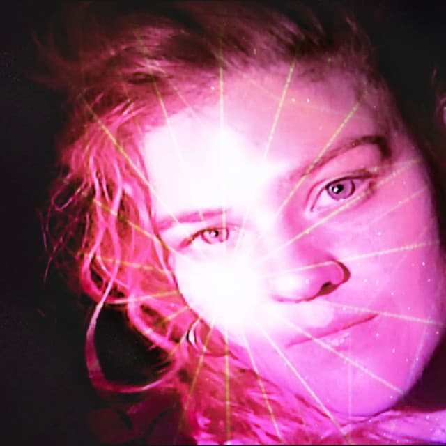 Grace Ives's artist profile image