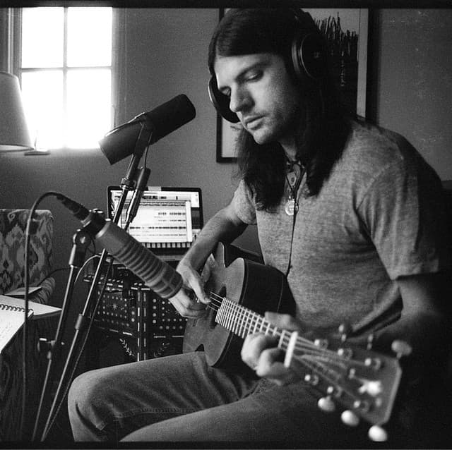 Seth Avett's artist profile image