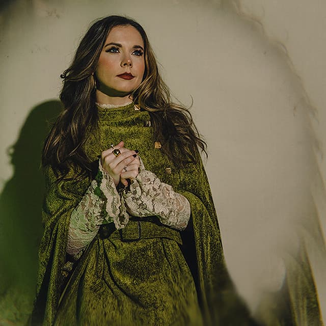 Sierra Hull's artist profile image