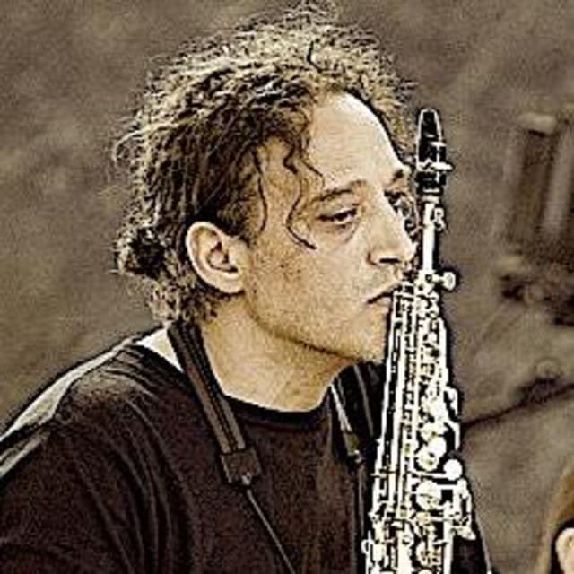 Renato Vecchio artist profile image