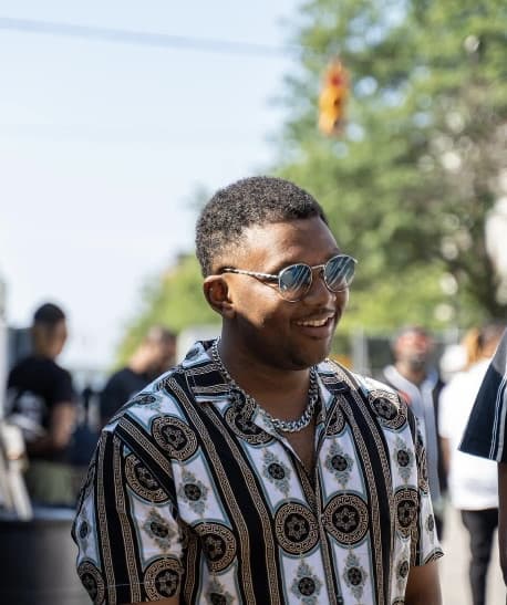 Elijah Lyons artist profile image