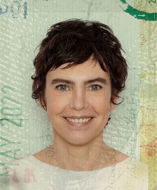 Adriana Calcanhotto artist profile image