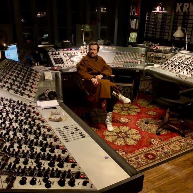 Studio Bonaparte profile