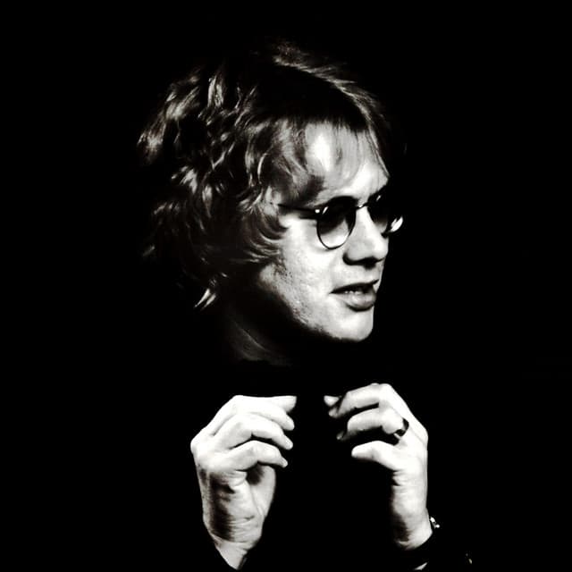Warren Zevon artist profile image