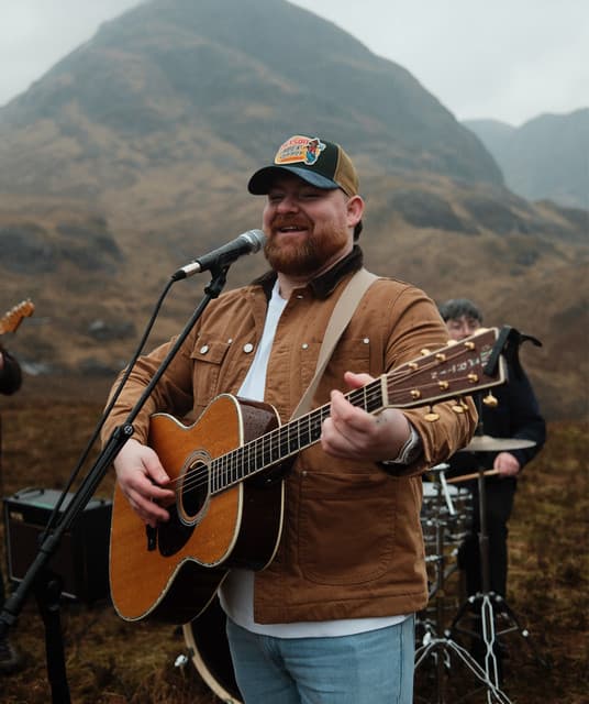 Cammy Barnes artist profile image