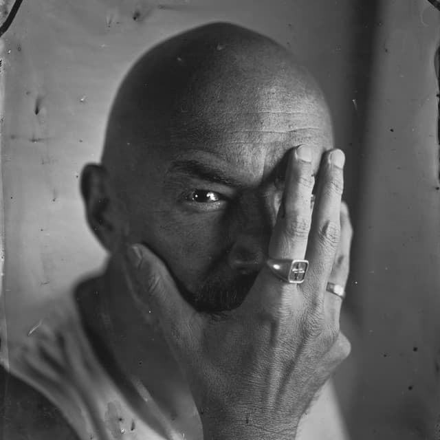Santiago Cruz artist profile