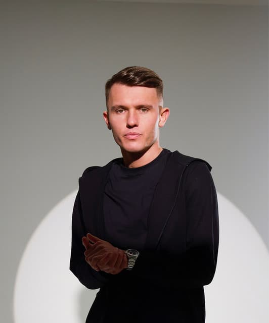 Ryan Ennis artist profile image