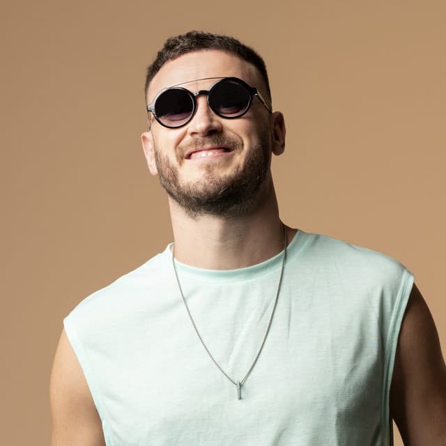 Javi Reina artist profile image
