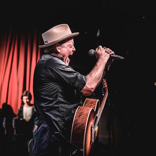 Pat Green artist profile image