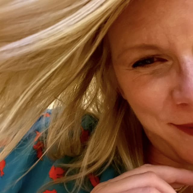 Zoë Johnston artist profile image
