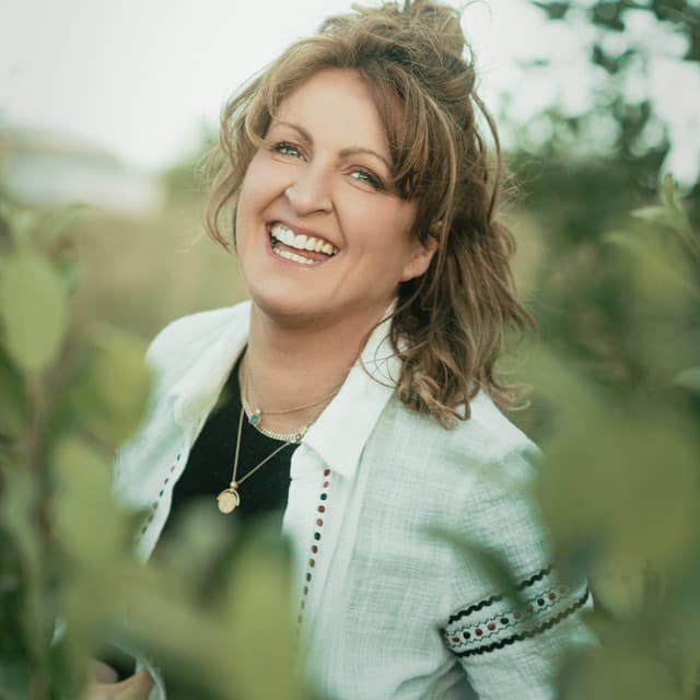 Kathleen MacInnes artist profile image