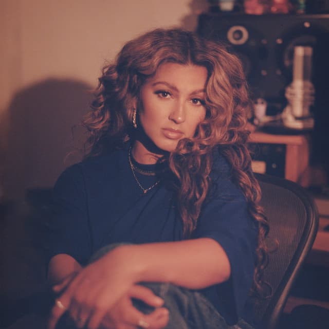 Tori Kelly artist profile image
