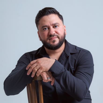 Luis Fabián artist profile image