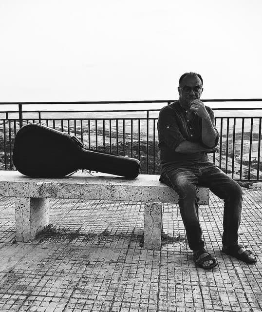 Saro Tribastone artist profile image