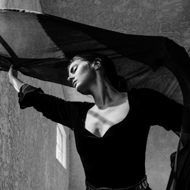 Vera Sola's artist profile image