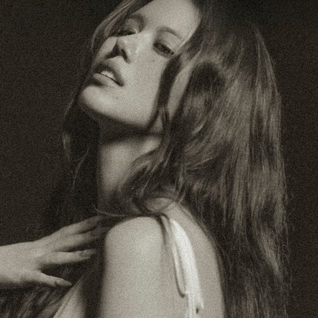 Olivia Marsh artist profile image