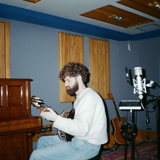 Charlie Oriain artist profile image