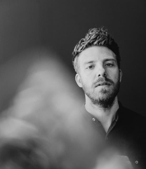 Andrew Belle's artist profile image