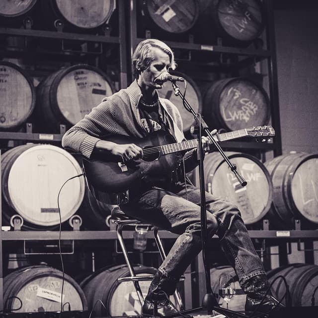 Tom Brosseau artist profile image