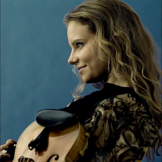 Julia Fischer's artist profile image