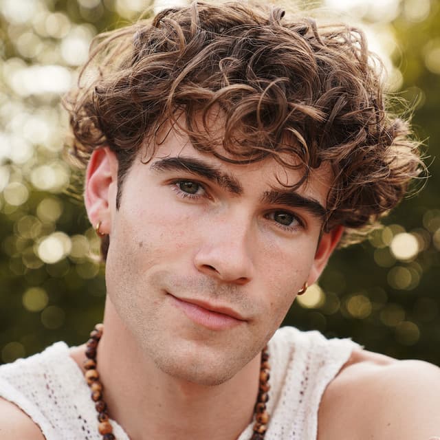 Devin Hayes artist profile image