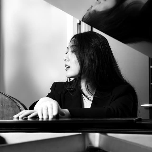 Maria Kim artist profile image