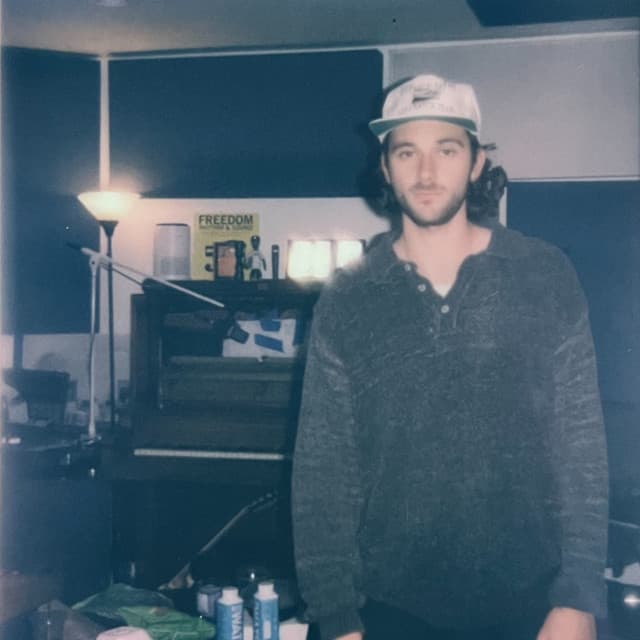 Zach Ezzy artist profile image