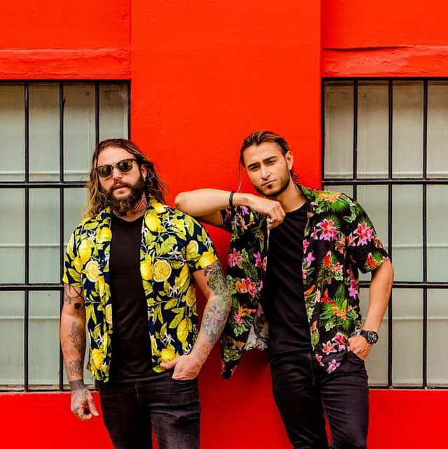 Los de Lejos artist profile image