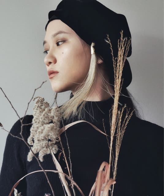 LI YILEI artist profile image