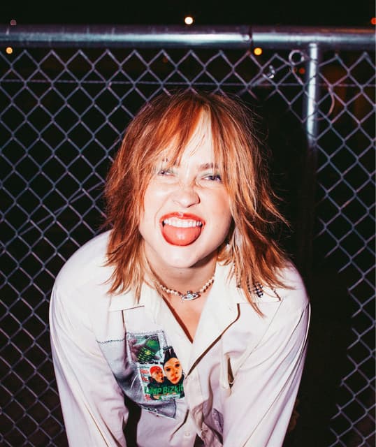 tiLLie artist profile image