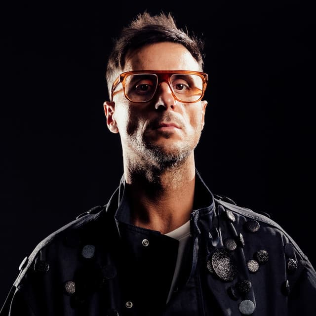 Ben Santiago artist profile