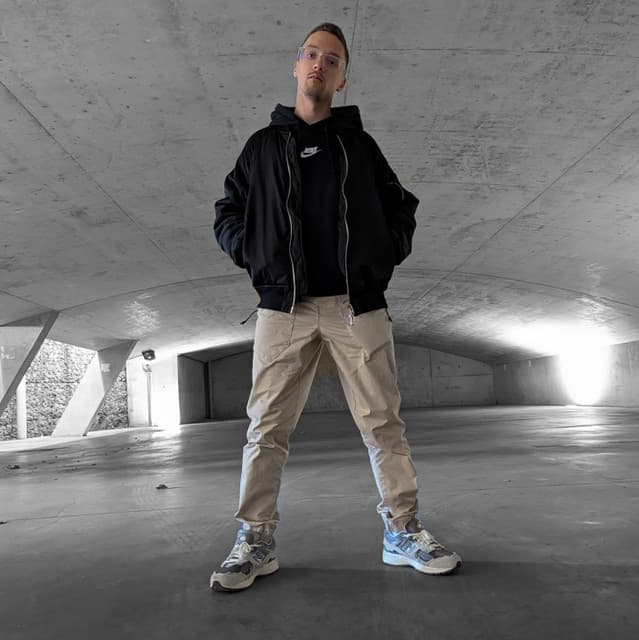 "XY" artist profile image