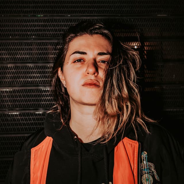 HerShe artist profile image