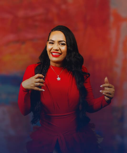 Raquel Arias artist profile image