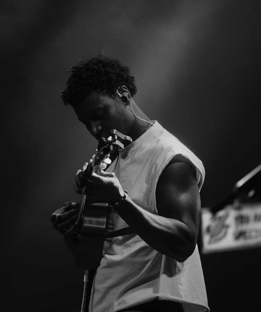 Mon Rovîa artist profile image