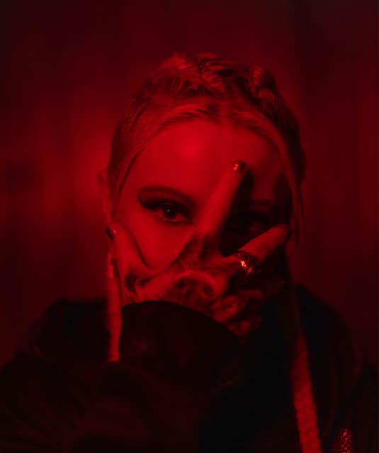 Whitney Peyton's artist profile image