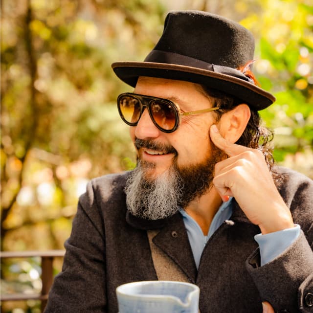 Reyli Barba artist profile image