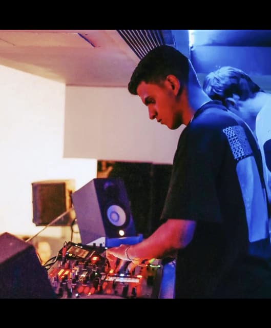 Loxivice artist profile image