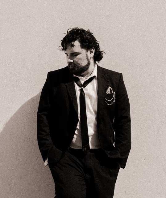 EVÍC artist profile image