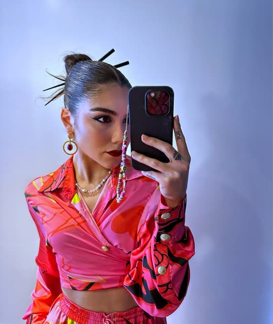 Veronica Bravo artist profile image