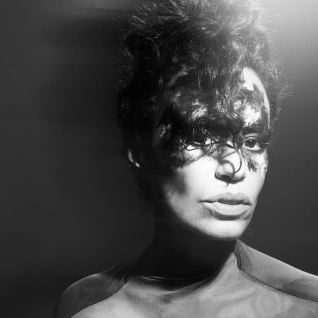 Joyce Muniz artist profile image